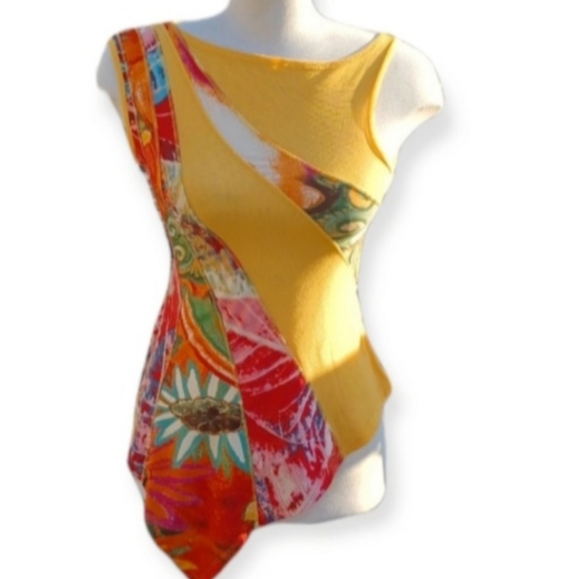 Aria sleeveless Multi asymmetrical colored Top Size M - Picture 9 of 9